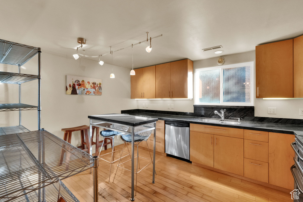 Photo 9 for MLS #2116694 at 939 S Donner Way #305