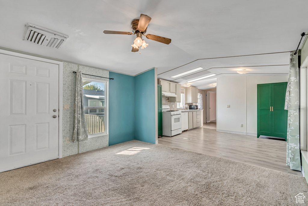 Photo 3 for MLS #2116697 at 748 W Monte Blanco