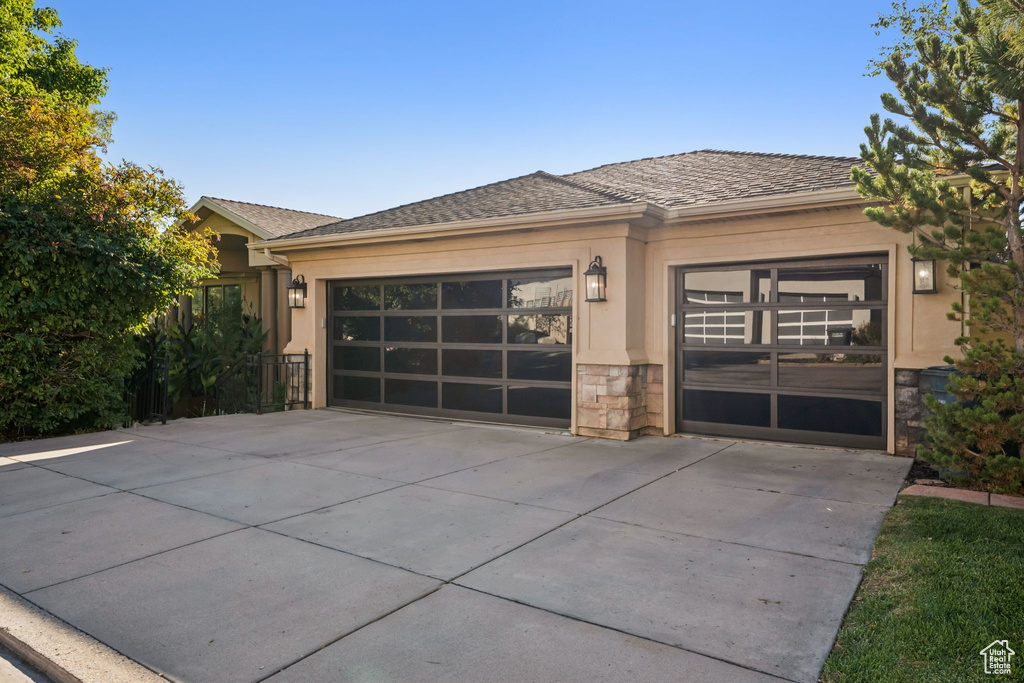 Photo 7 for MLS #2116700 at 941 N Sandhurst Dr