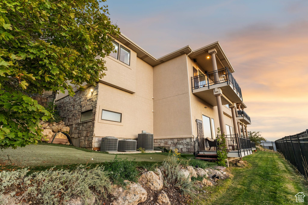 Photo 128 for MLS #2116700 at 941 N Sandhurst Dr