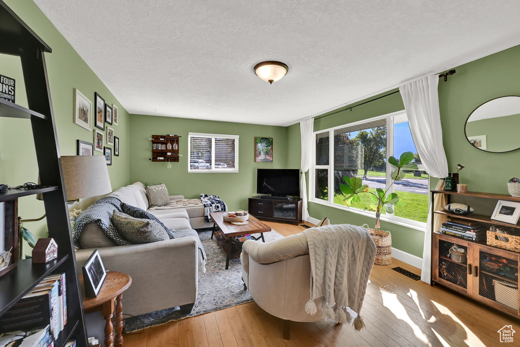 Photo 7 for MLS #2116707 at 572 E 3000 North