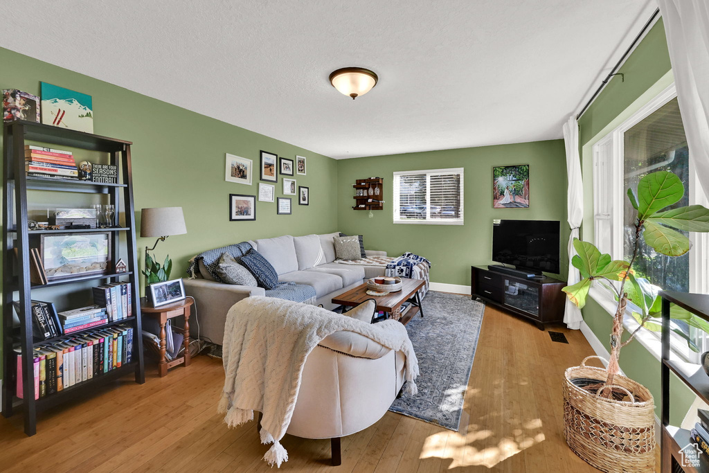 Photo 6 for MLS #2116707 at 572 E 3000 North