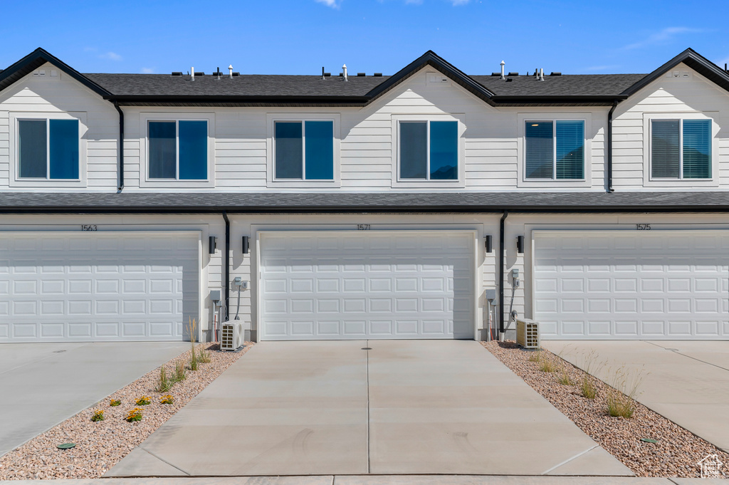 Photo 3 for MLS #2116718 at 1768 E Albion Dr #1137