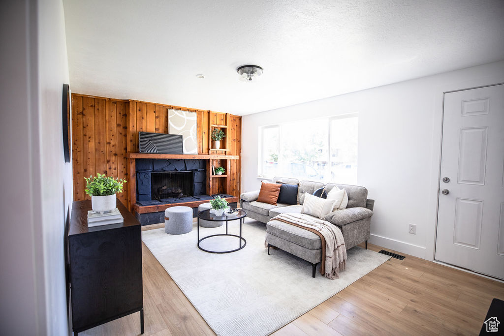 Photo 3 for MLS #2116732 at 721 N 800 West