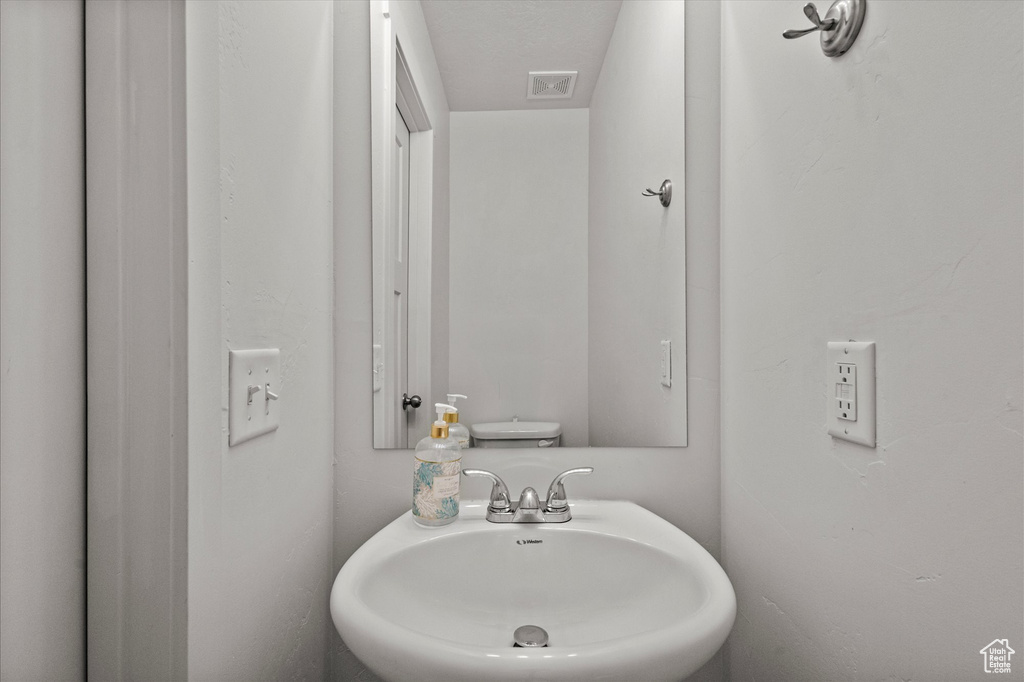 Photo 8 for MLS #2116734 at 224 E 630 North