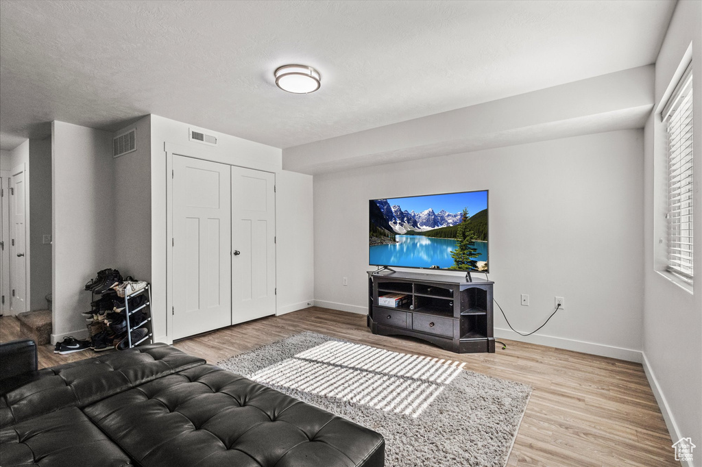 Photo 2 for MLS #2116734 at 224 E 630 North