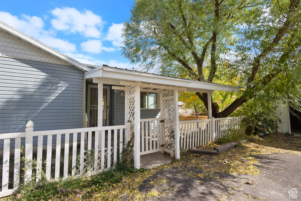 Photo 14 for MLS #2116748 at 167 W 200 North