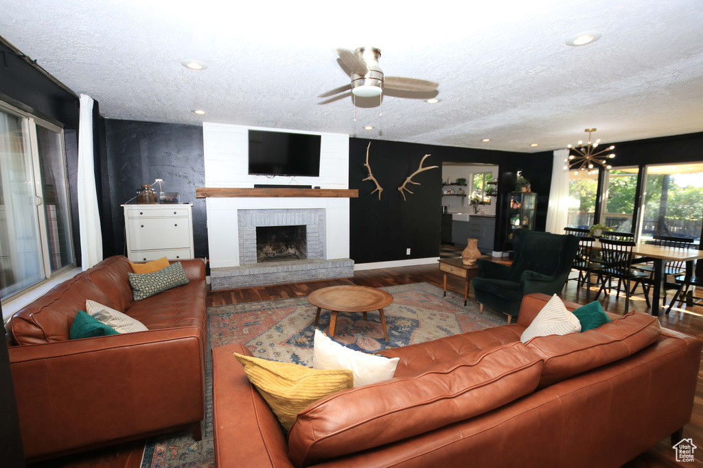 Photo 3 for MLS #2116749 at 1102 E 780 North