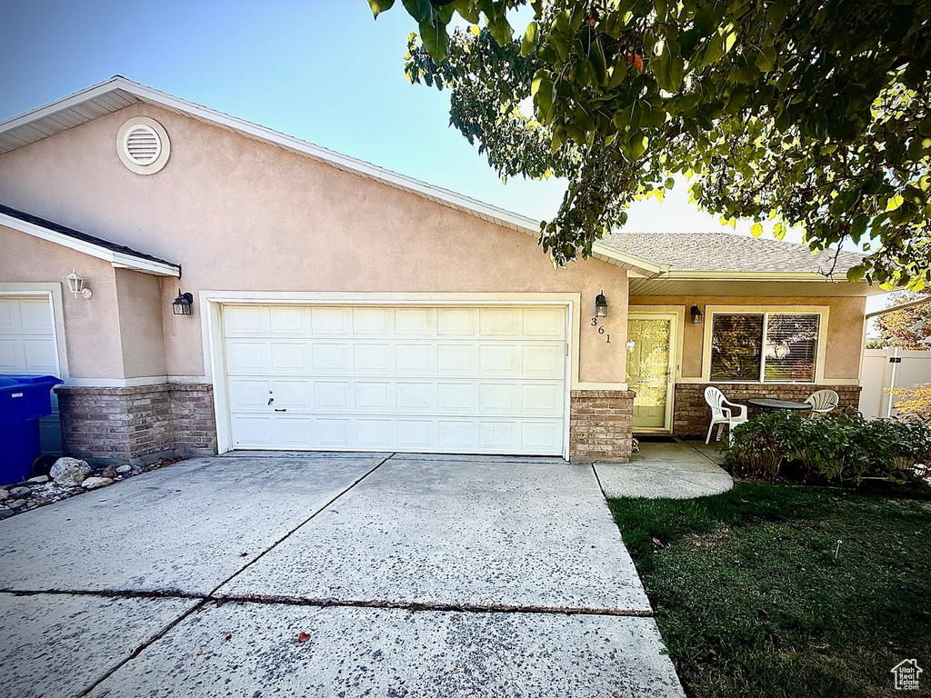 Photo 2 for MLS #2116750 at 361 E 1900 North