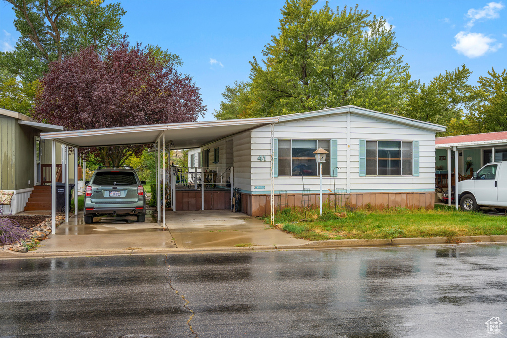 Photo 2 for MLS #2116763 at 975 E 6600 South #41