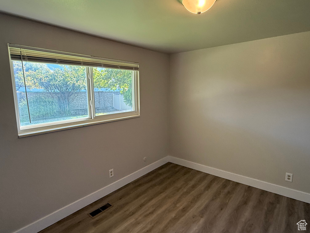 Photo 4 for MLS #2116766 at 600 N Maple Dr