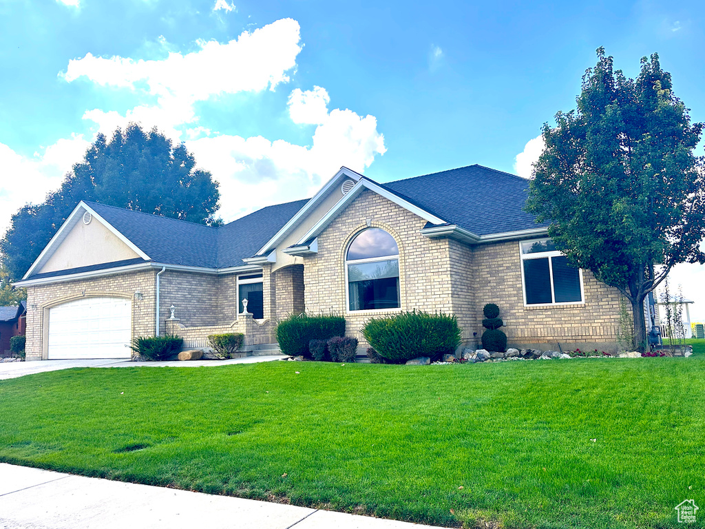 Photo 2 for MLS #2116775 at 654 E Scenic Dr