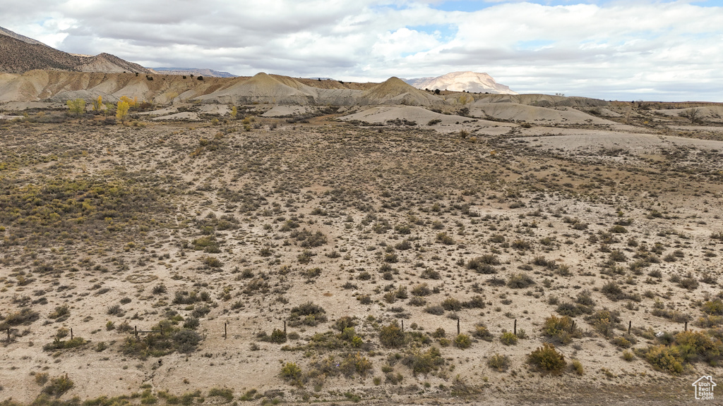 355 E 340 N Emery, UT 84522