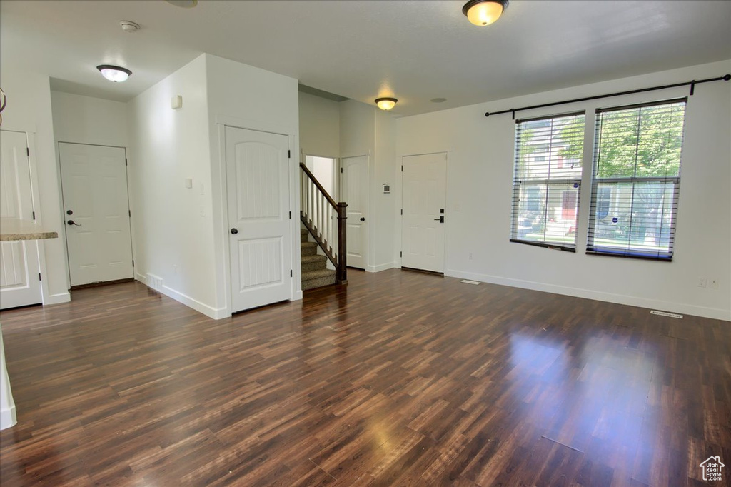 Photo 3 for MLS #2116800 at 1587 W Kinloch Way