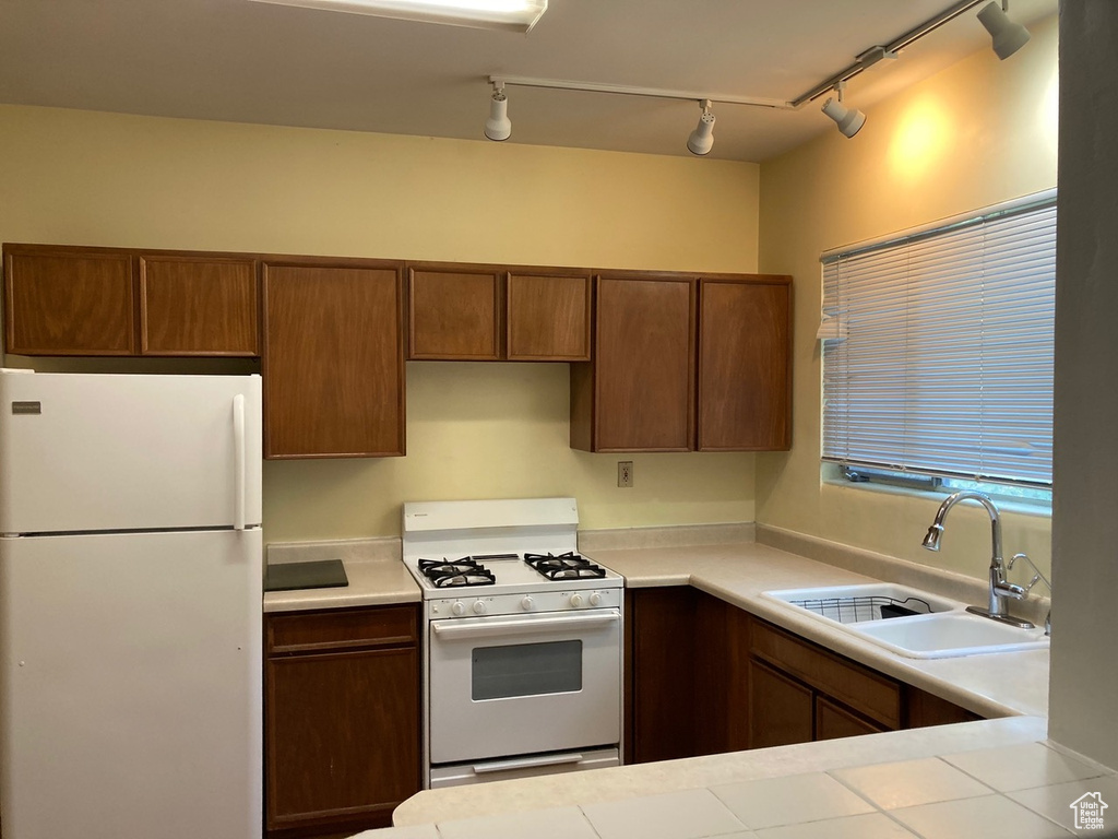 Photo 10 for MLS #2116821 at 1476 S 300 East