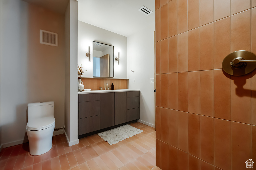 Photo 32 for MLS #2116826 at 2105 E Fardown Ave