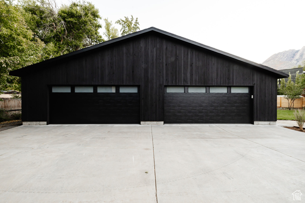 Photo 54 for MLS #2116826 at 2105 E Fardown Ave