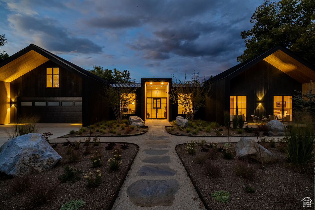 Photo 59 for MLS #2116826 at 2105 E Fardown Ave