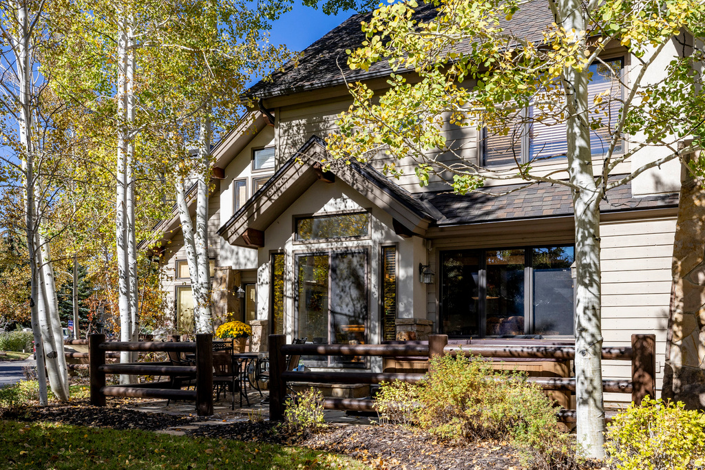 2442 DEER LAKE DR Park City, UT 84060