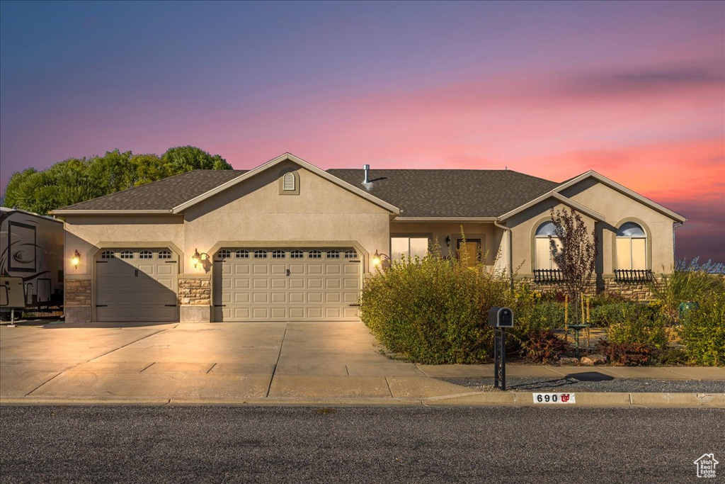 690 W SAGEWOOD CIR Grantsville, UT 84029