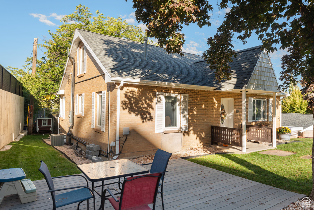 Photo 5 for MLS #2116867 at 914 E Lakeview
