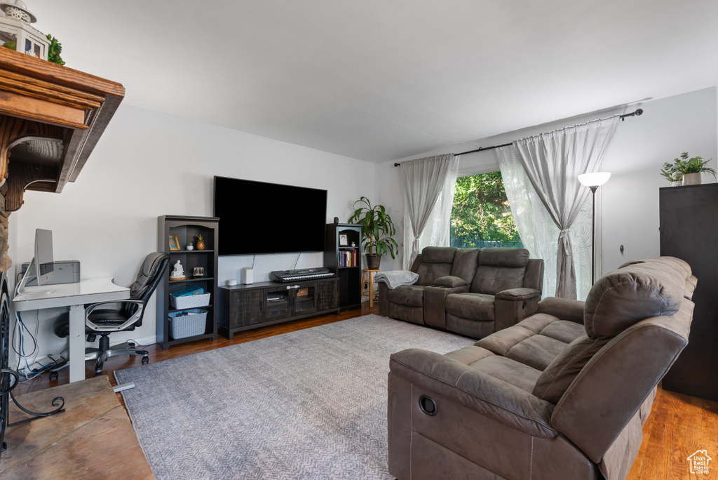 Photo 14 for MLS #2116867 at 914 E Lakeview