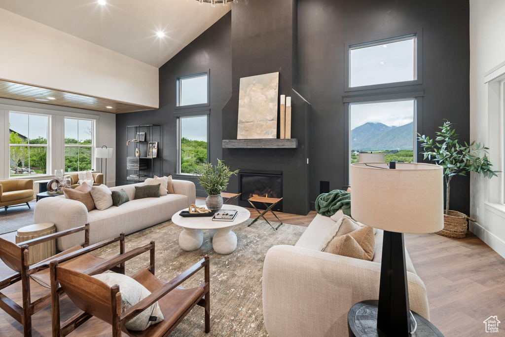 Photo 16 for MLS #2116871 at 422 S 150 East
