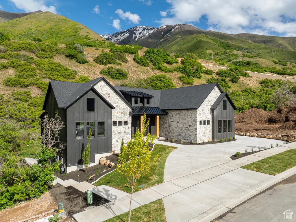 Photo 3 for MLS #2116871 at 422 S 150 East