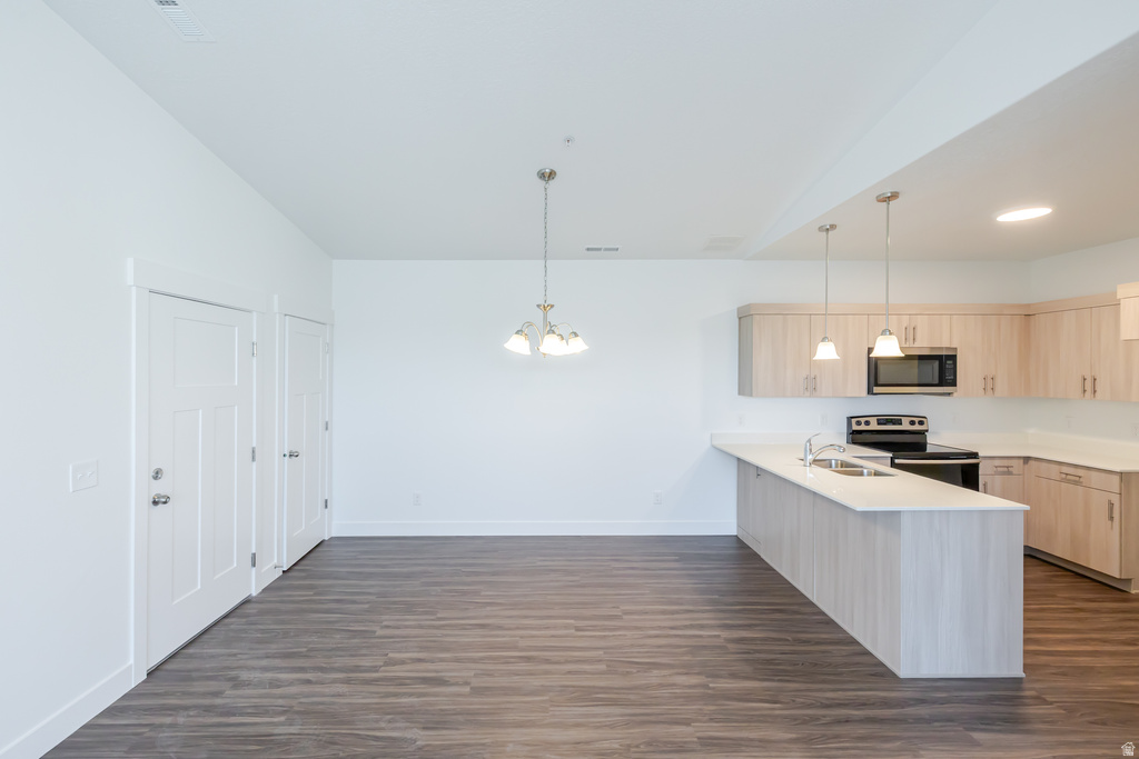 882 N COULSEN DR #J302 Saratoga Springs, UT 84045