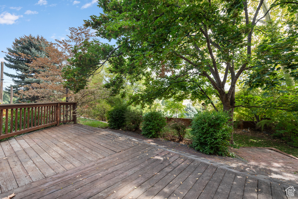 Photo 37 for MLS #2116902 at 465 S Towers Dr