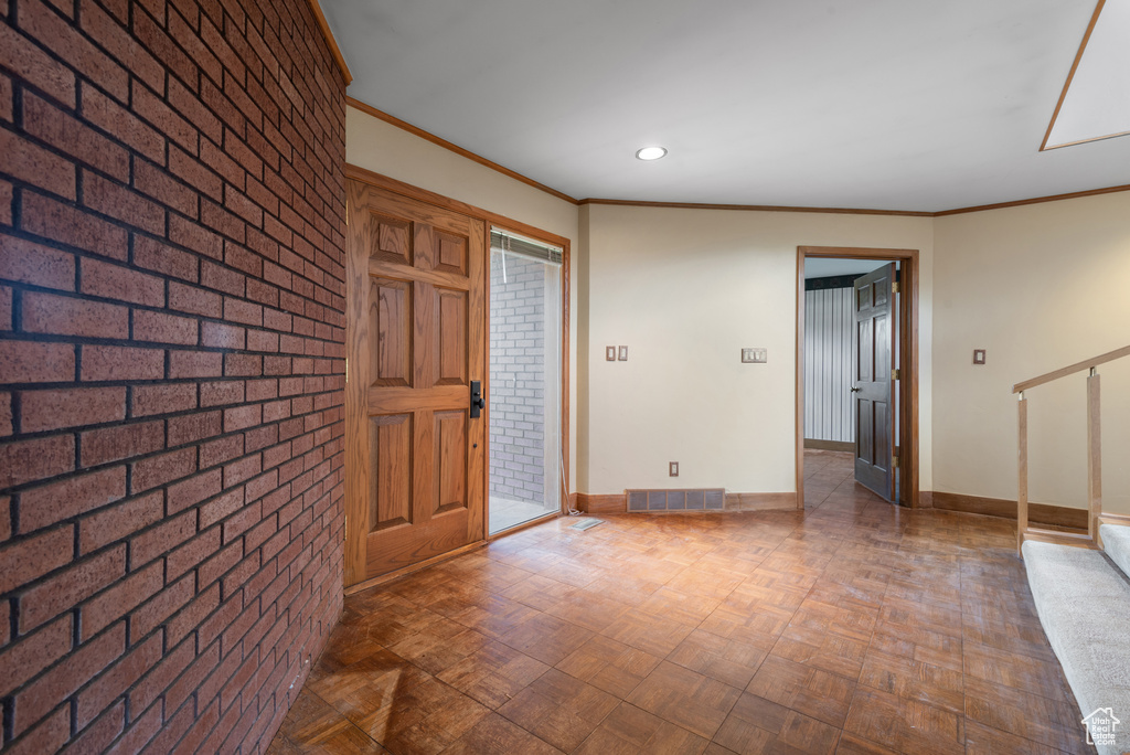 Photo 7 for MLS #2116902 at 465 S Towers Dr
