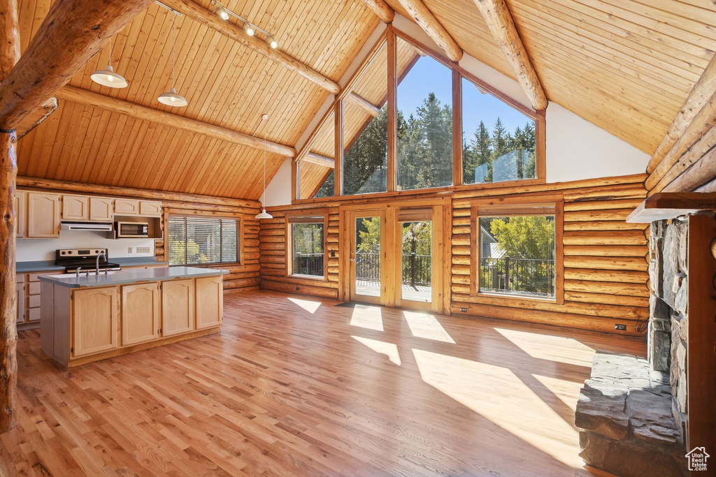 Photo 6 for MLS #2116909 at 540 Aspen Dr