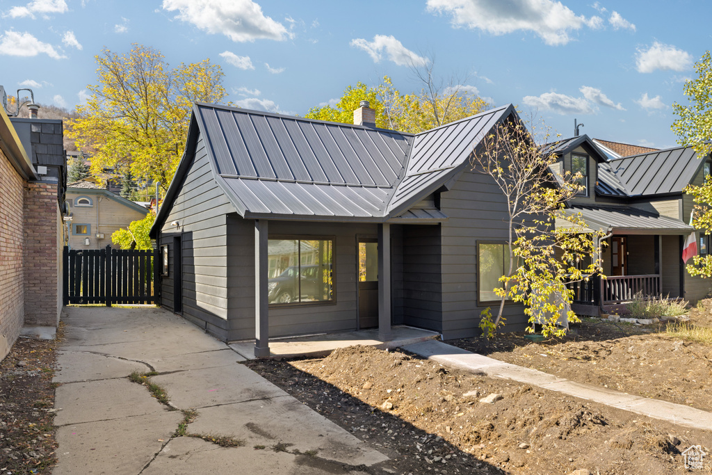 Photo 2 for MLS #2116913 at 1109 Park Ave