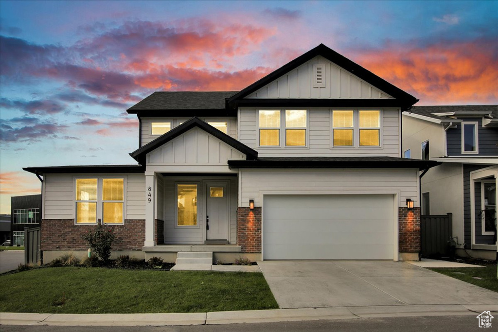 Photo 2 for MLS #2116918 at 849 N Evelyn St