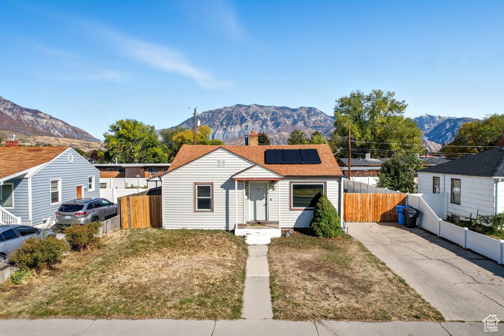 Photo 2 for MLS #2116949 at 326 N 800 West