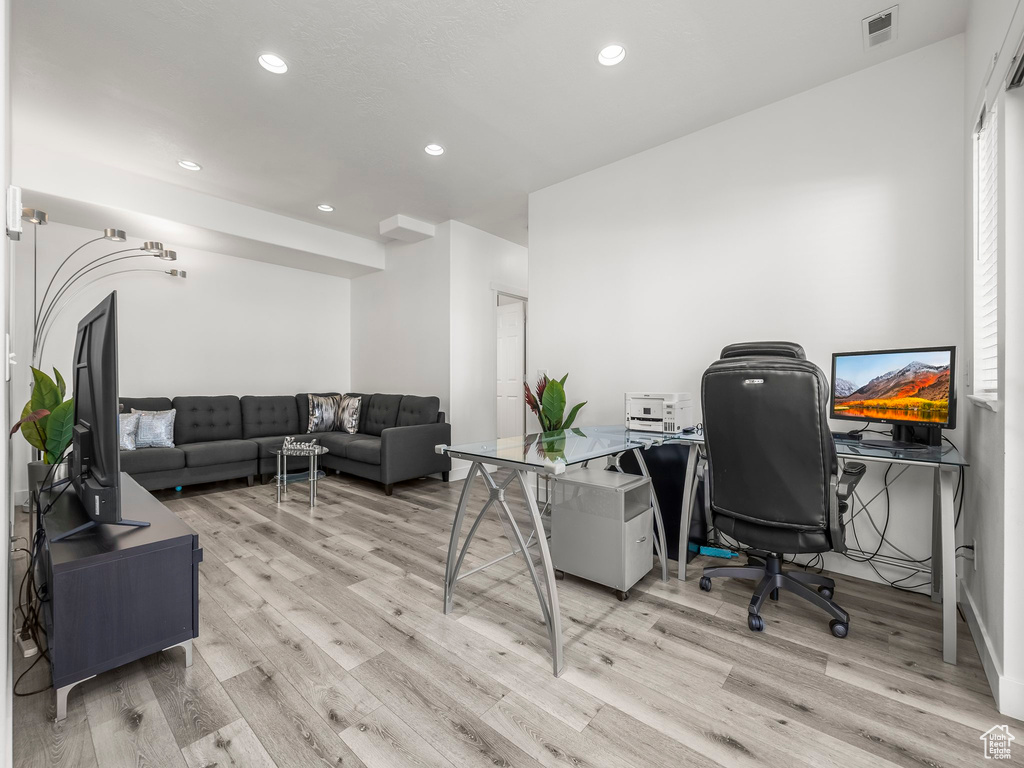 Photo 2 for MLS #2116957 at 340 N 500 West #204