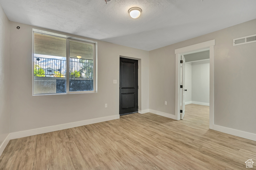 Photo 6 for MLS #2116958 at 2735 Grant Ave