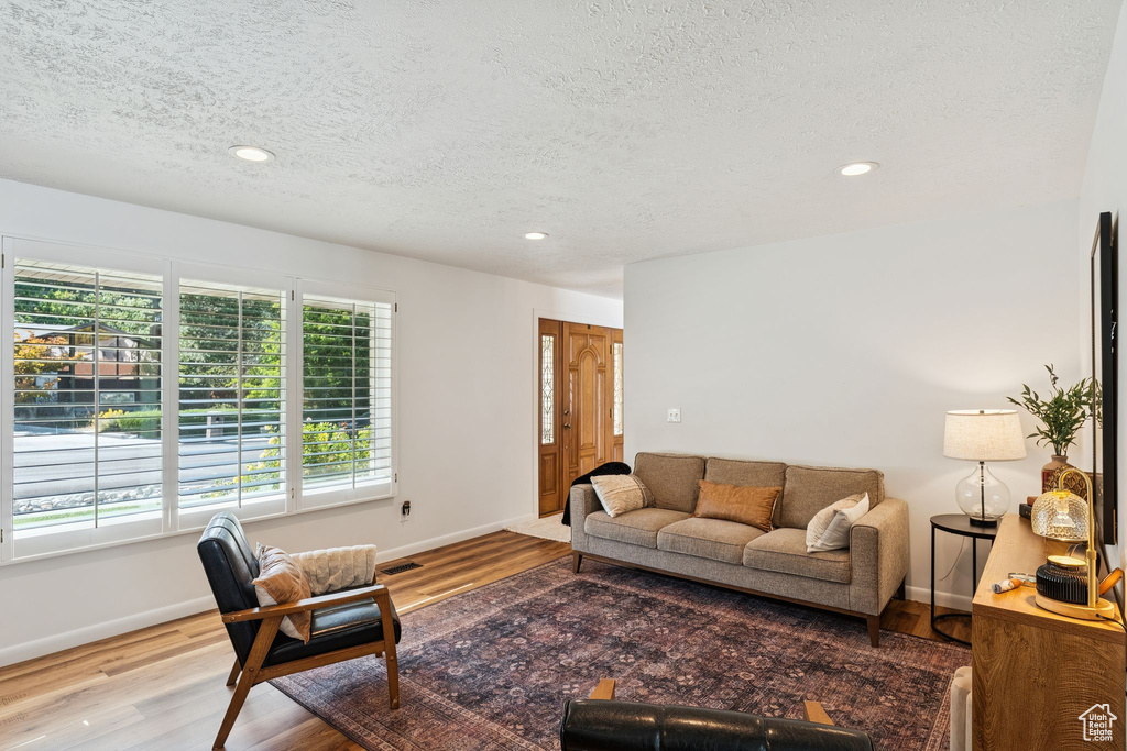 Photo 8 for MLS #2116969 at 2311 E Snow Mountain Dr