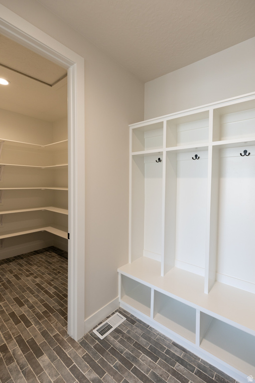 691 W EAGLECREST CIR Elk Ridge, UT 84651