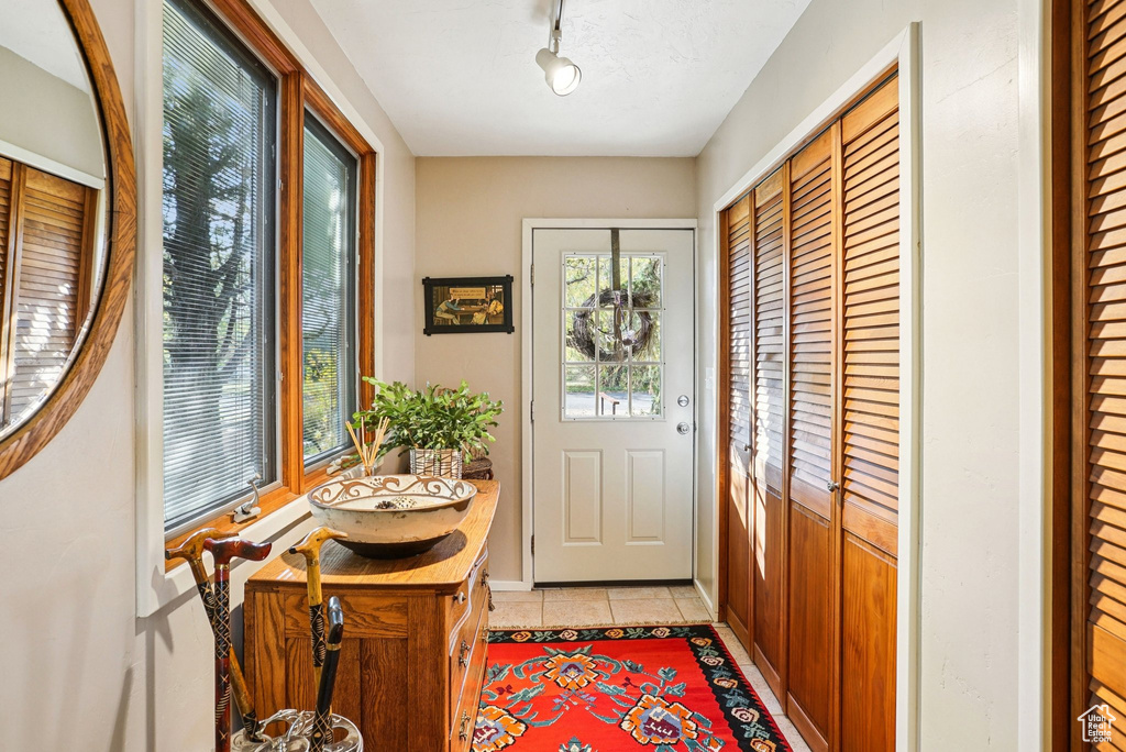 Photo 3 for MLS #2116979 at 2341 S Spring Hollow Rd