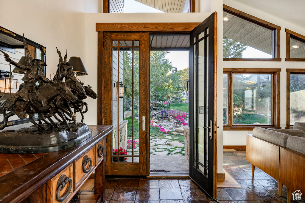 Photo 10 for MLS #2116991 at 164 Mountain Top Dr