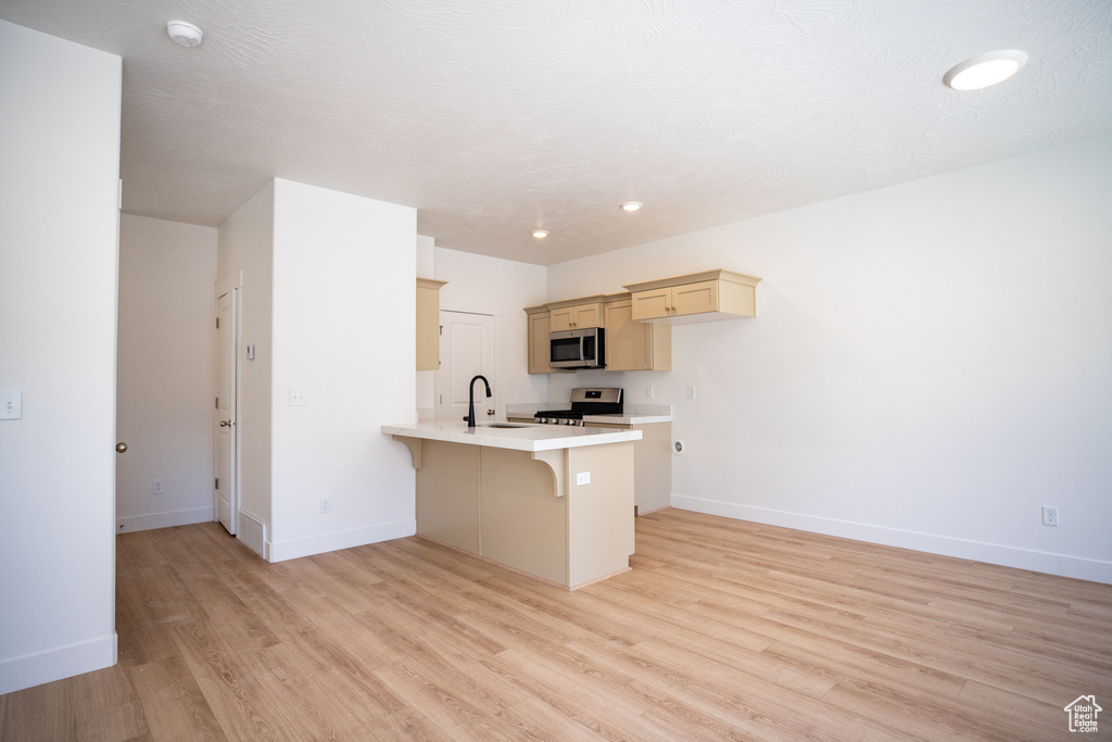 Photo 2 for MLS #2117005 at 672 N 500 East #115
