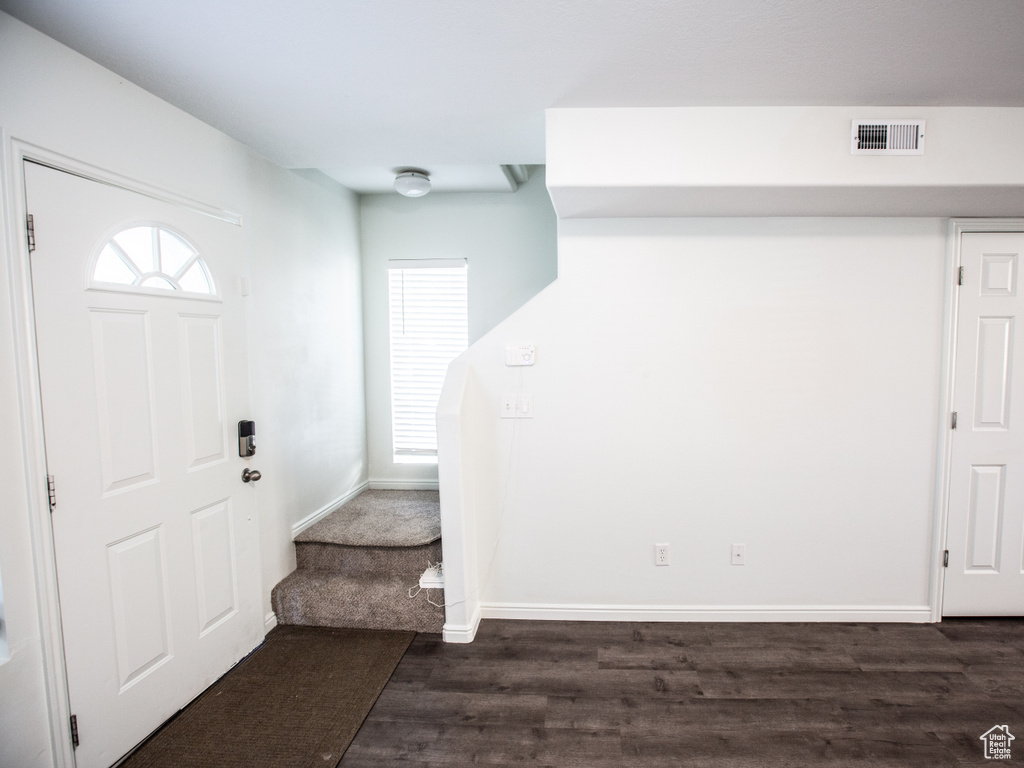 Photo 8 for MLS #2117017 at 475 N Redwood Rd