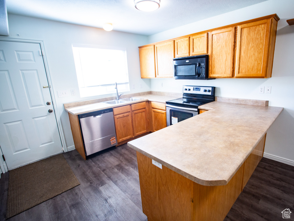 Photo 4 for MLS #2117017 at 475 N Redwood Rd