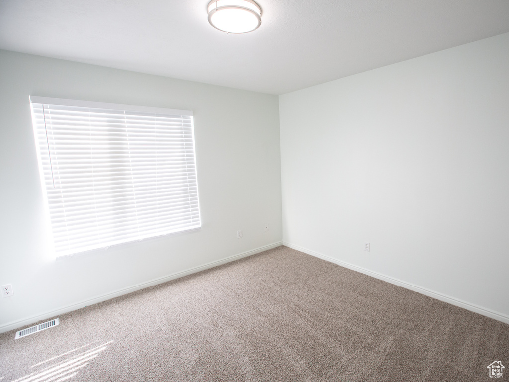 Photo 11 for MLS #2117017 at 475 N Redwood Rd