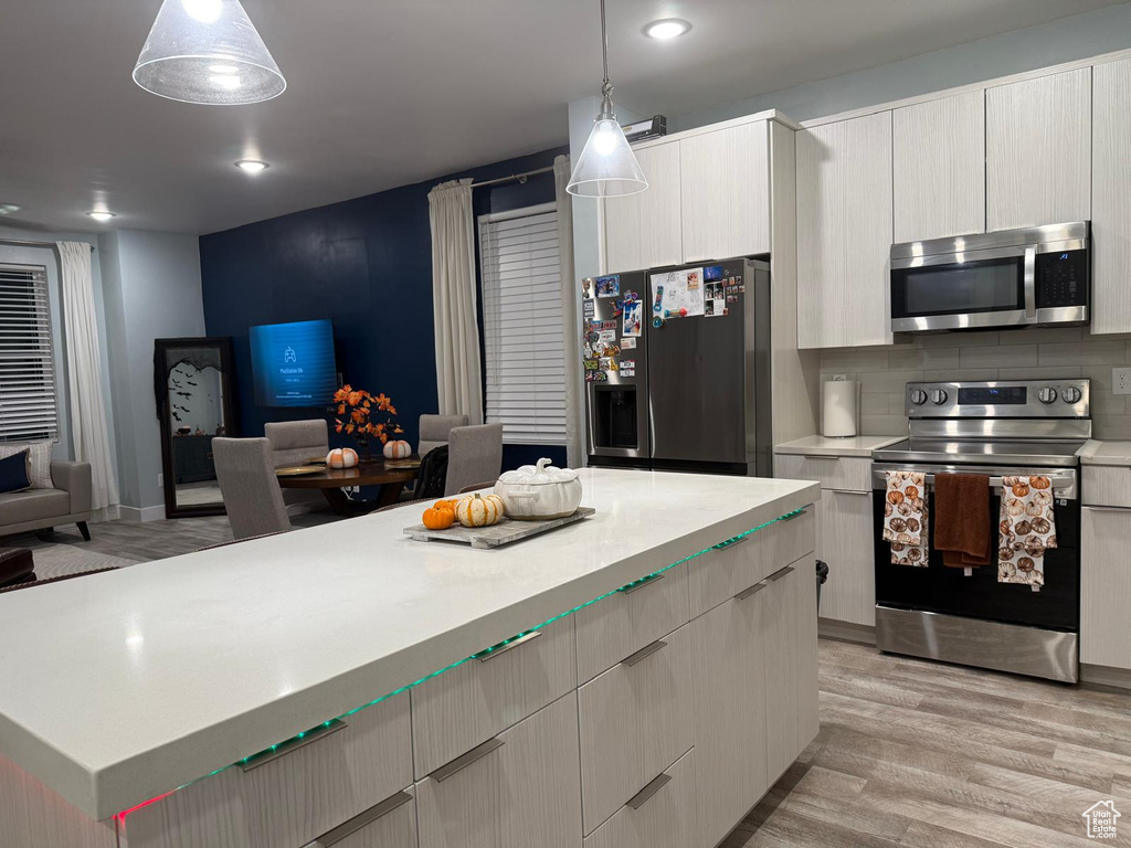 Photo 3 for MLS #2117034 at 6158 W South Jordan Pkwy