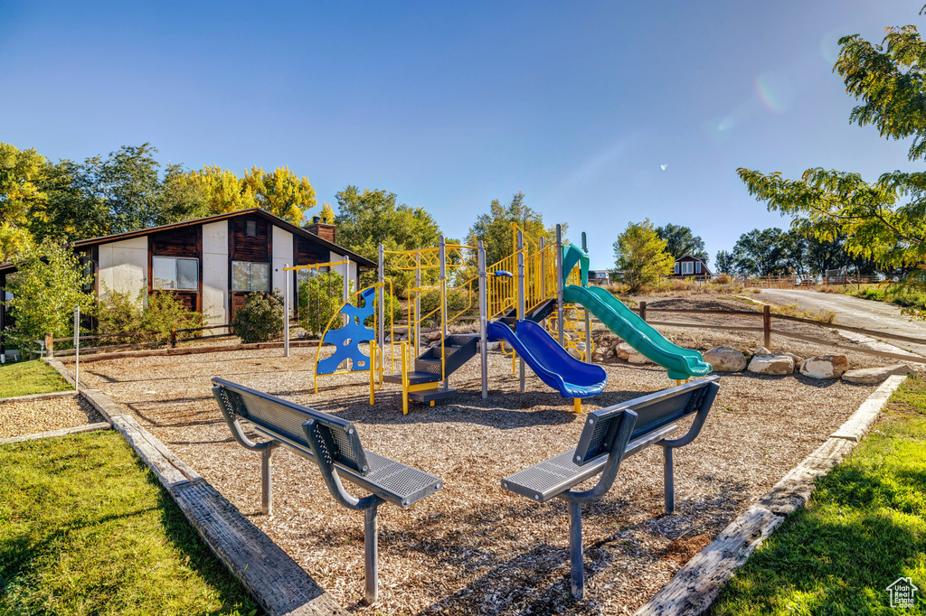 Photo 5 for MLS #2117038 at 800 W Highway Dr