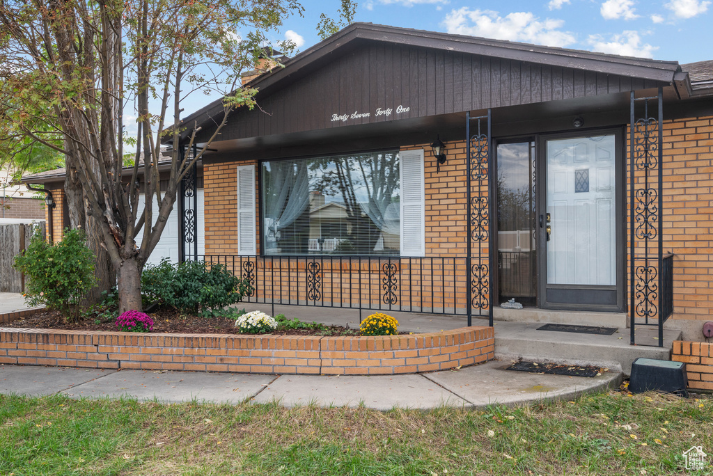Photo 3 for MLS #2117080 at 3741 W 3830 South