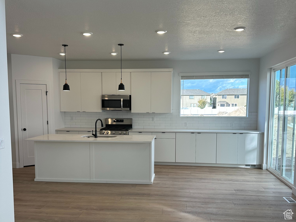 Photo 2 for MLS #2117089 at 6719 S Vaughn Ln #10