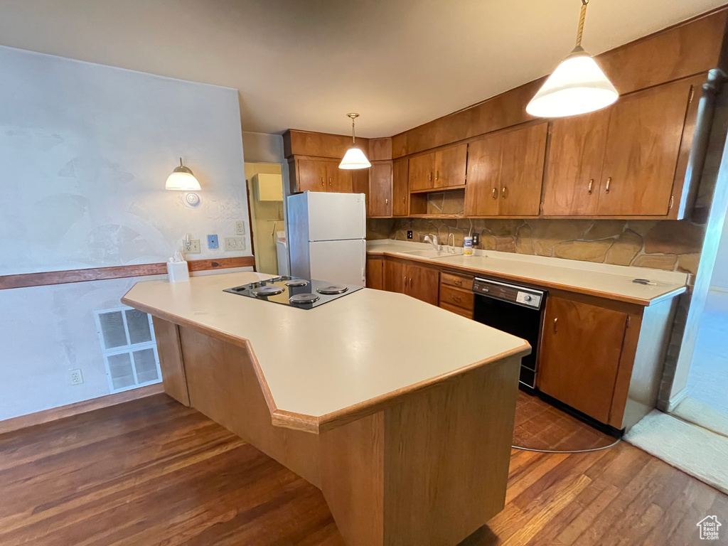 Photo 10 for MLS #2117093 at 949 N Oakley St